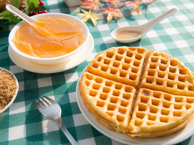 Waffle with hotspring coffee