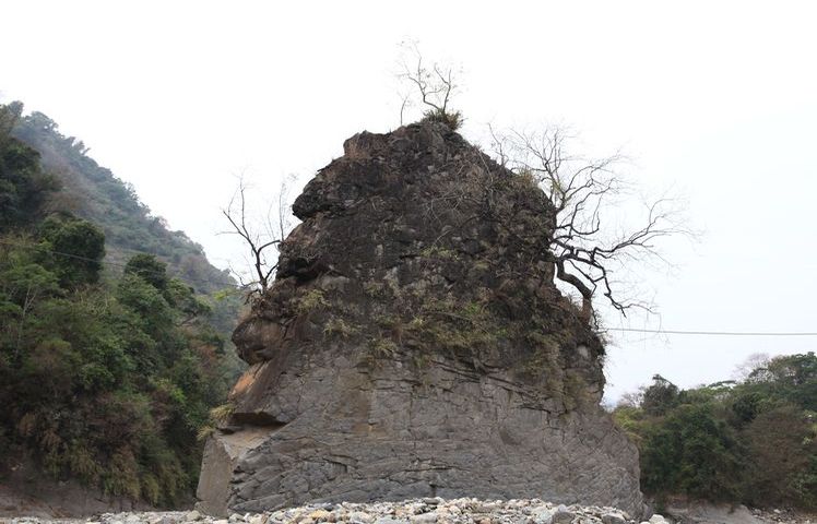 東埔靈石