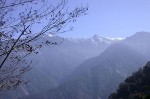 塔塔加遊客中心眺望玉山主峰雪景